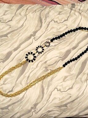 NWT‎ Beaded Floral Necklace